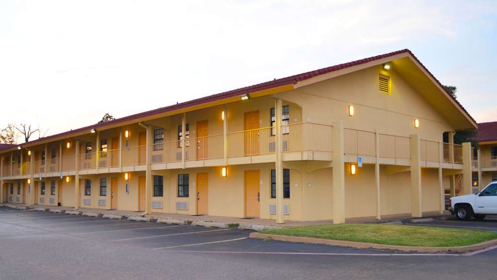 The Grand By Capital O Texarkana I-30 Buitenkant foto