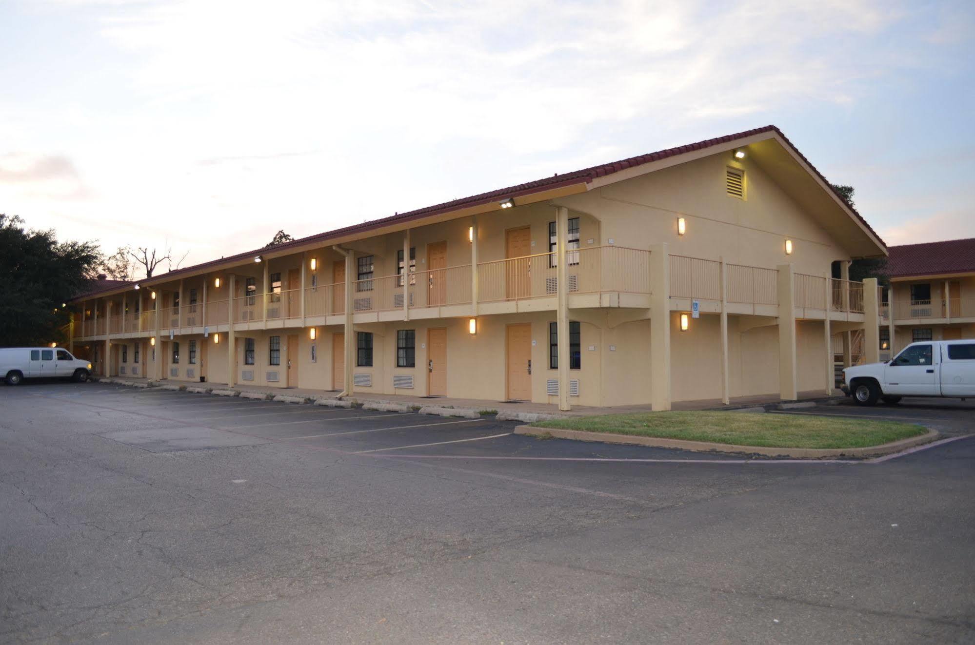 The Grand By Capital O Texarkana I-30 Buitenkant foto